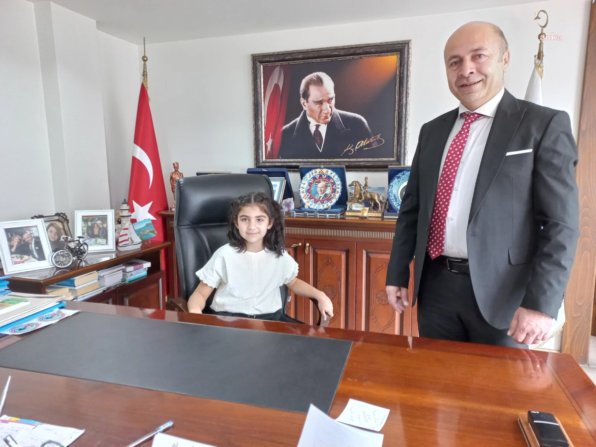 Amasra Belediye Başkanı Recai Çakır, Koltuğunu Çocuk Başkanlara Emanet Etti