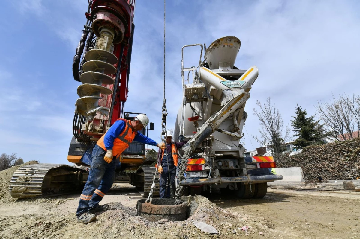 Ankara Büyükşehir\'in dev ulaşım projeleri sürüyor