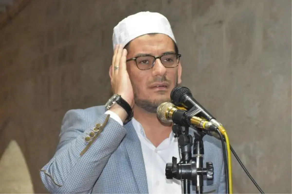 ARABİSTAN\'DA EZAN OKUMA BİRİNCİSİ, TARİHİ ULU CAMİİ\'NDE CUMA SELASI VERDİ