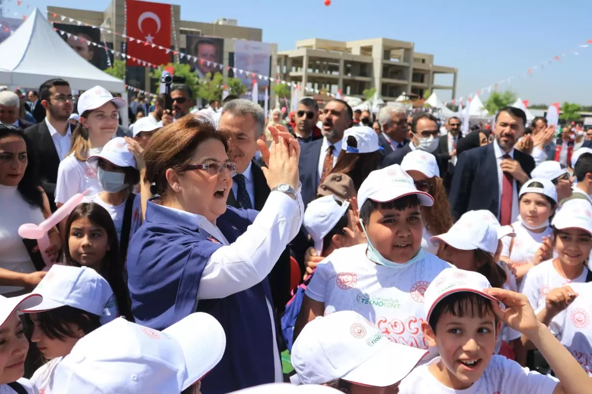 Bakan Yanık\'tan çocuklara: "Fikirlerinizi hayata geçirme gayreti içinde olun"