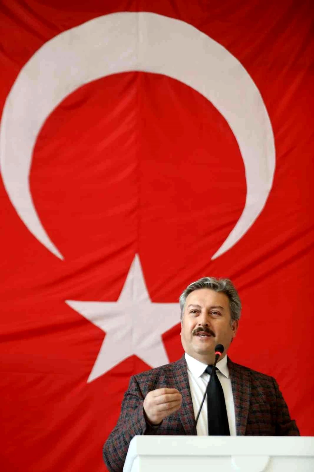 Başkan Palancıoğlu: "Hedefimiz geleceğinden emin nesiller yetiştirmek"