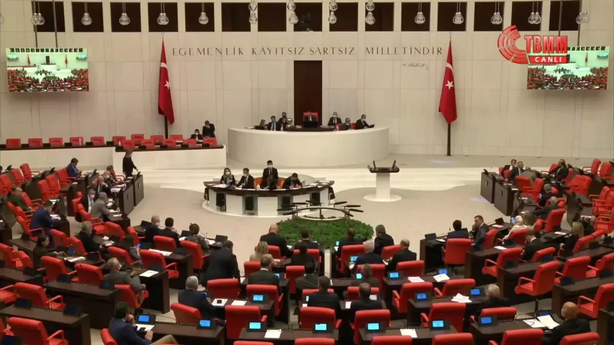 Engin Özkoç\'tan Bakan Dönmez\'e Yanıt: "Bakan, Algı Yaratmaya Çalışıncaya Kadar 2022 Türkiye\'sinde Karanlıkta Kalan İnsanlarımızın Elektriğinin...