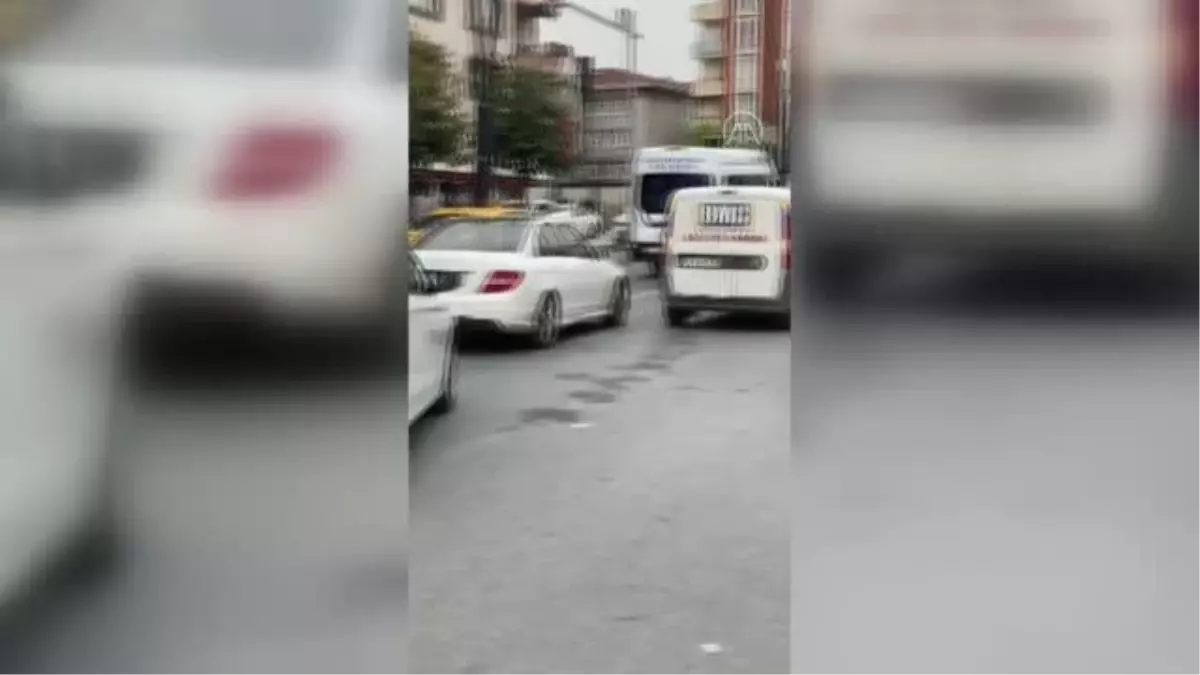 Gaziosmanpaşa\'da arızalanan İETT otobüsü trafikte yoğunluğa neden oldu