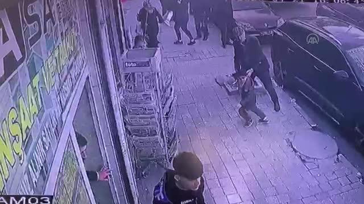 Son dakika gündem: Gaziosmanpaşa\'daki silahlı kavganın güvenlik kamerası kaydı ortaya çıktı