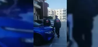İzmir'de 86 Ayrı Suçtan Aranan Şahıs Konteynerde Yakalandı