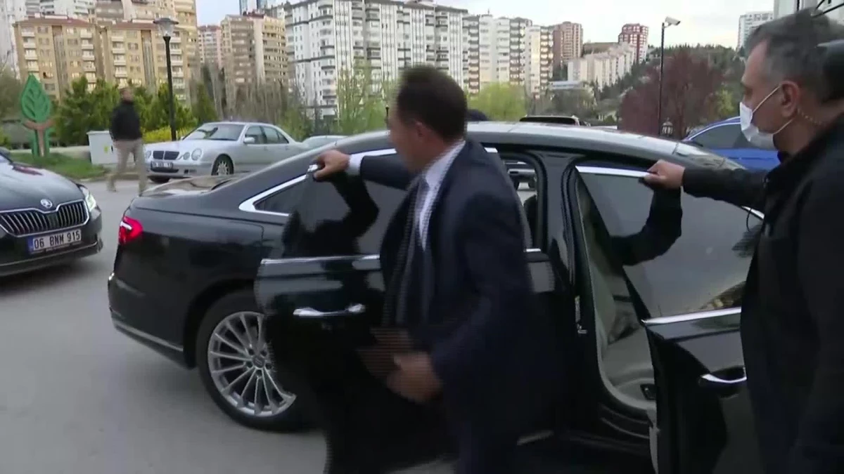 Kılıçdaroğlu'na, Apartmandaki Komşuları da Mum Yakıp Destek Verdi