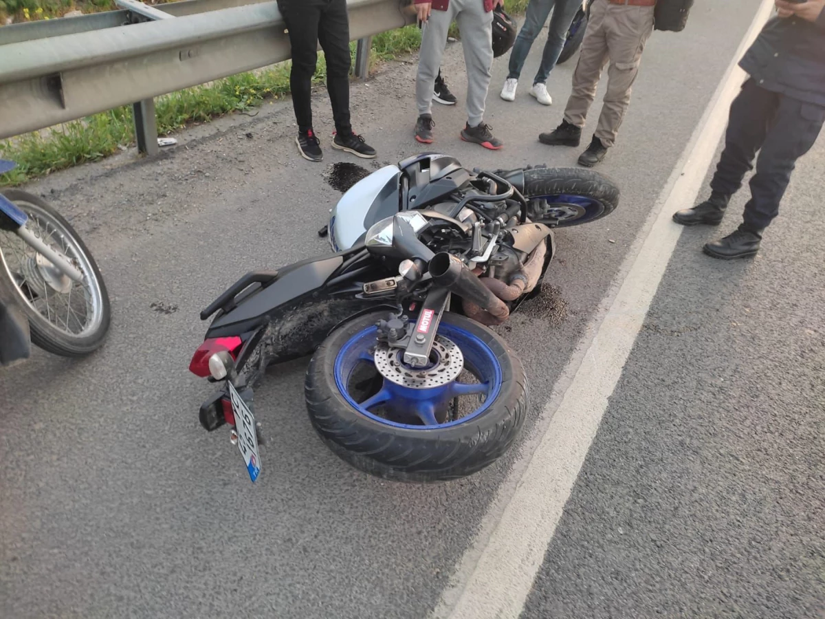 Son dakika! Manisa\'da devrilen motosikletteki çocuk öldü, sürücü ağır yaralandı