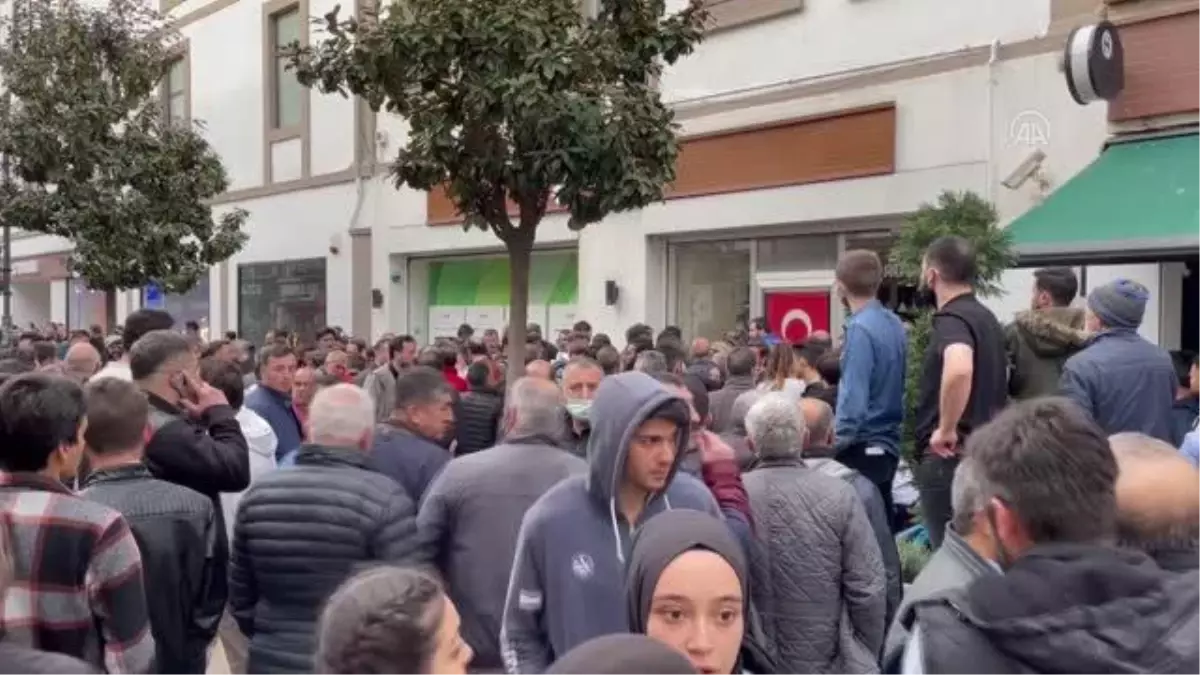 Son Dakika | Maskeli saldırganlar 1\'i çocuk 2 kişiyi silahla yaraladı