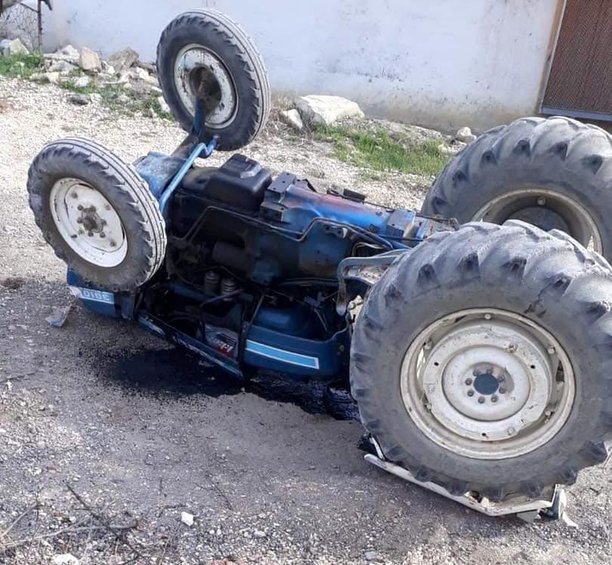 Nallıhan\'da traktör devrildi: 1 ölü