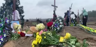 Rusya'nın saldırısı altındaki Ukrayna - Buça şehir mezarlığındaki defin işlemleri
