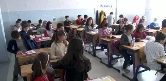 Süper öğretmenin öğrencileri şair ve yazar oldu