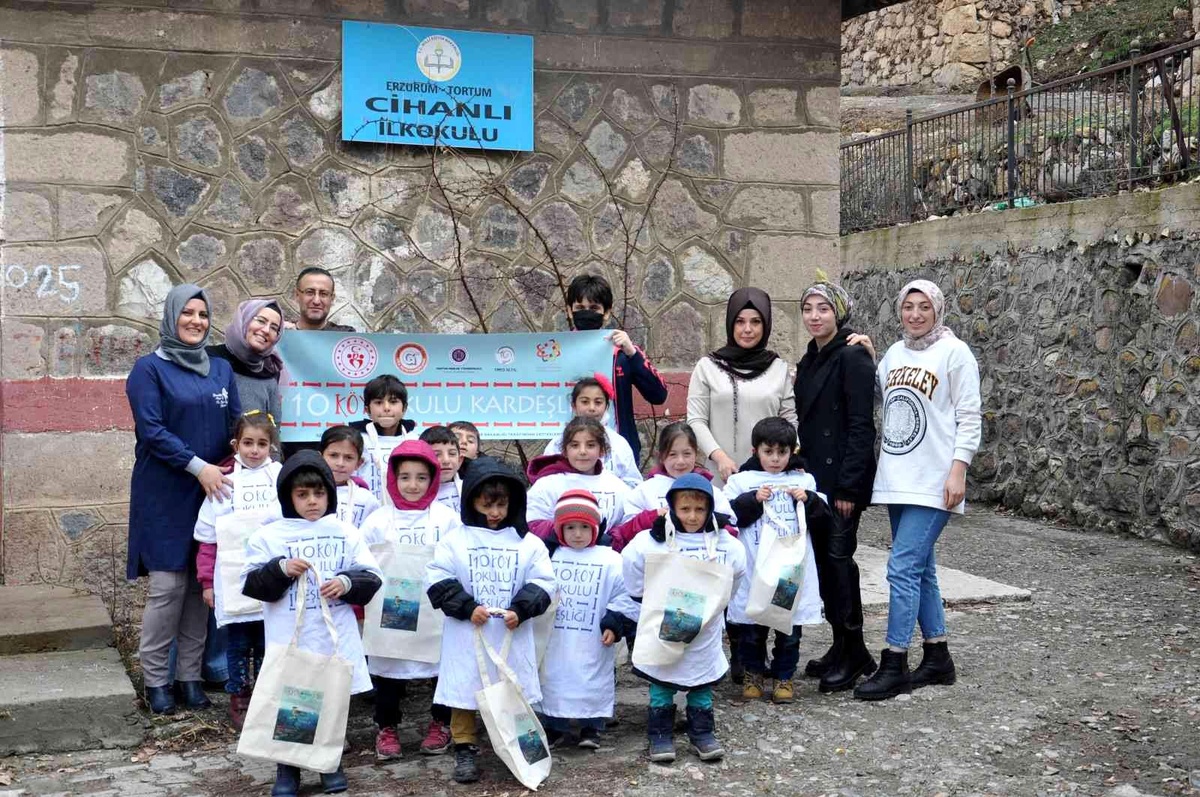 Tortum MYO\'nun 10 köy okulu kardeşliği projesi tamamlandı