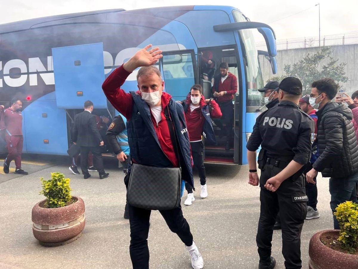 Trabzonspor, Adana Demirspor maçı hazırlıklarını tamamlayarak Adana\'ya gitti