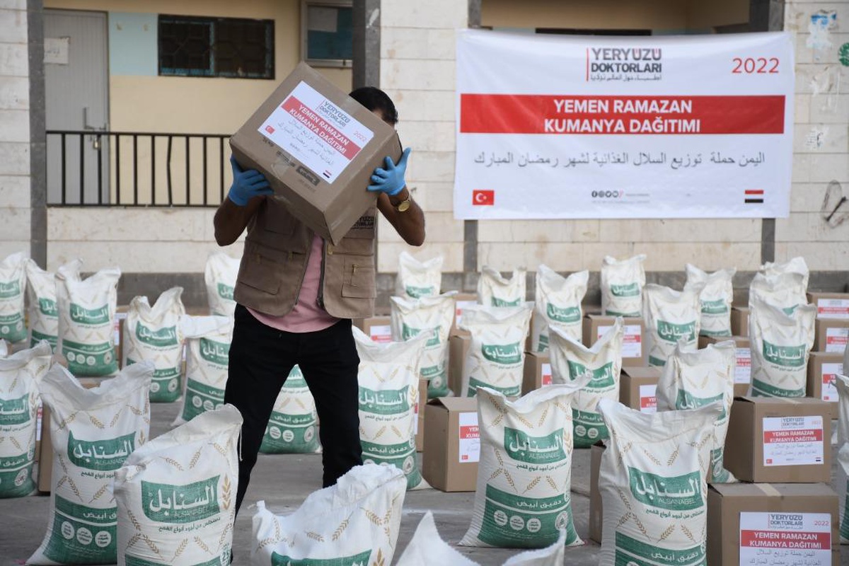 Yeryüzü Doktorları\'ndan Yemen\'deki ihtiyaç sahiplerine ramazan yardımı