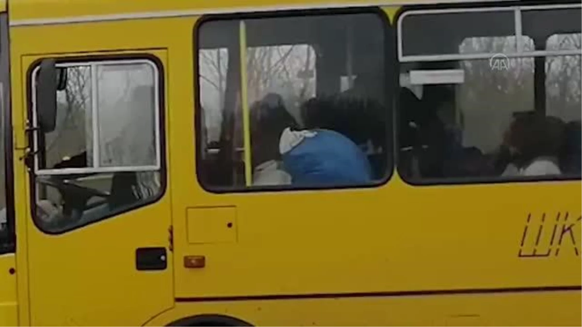 ZAPORİJYA - Tahliye koridorunu kullanan 79 Ukraynalı Mariupol\'den çıkmayı başardı