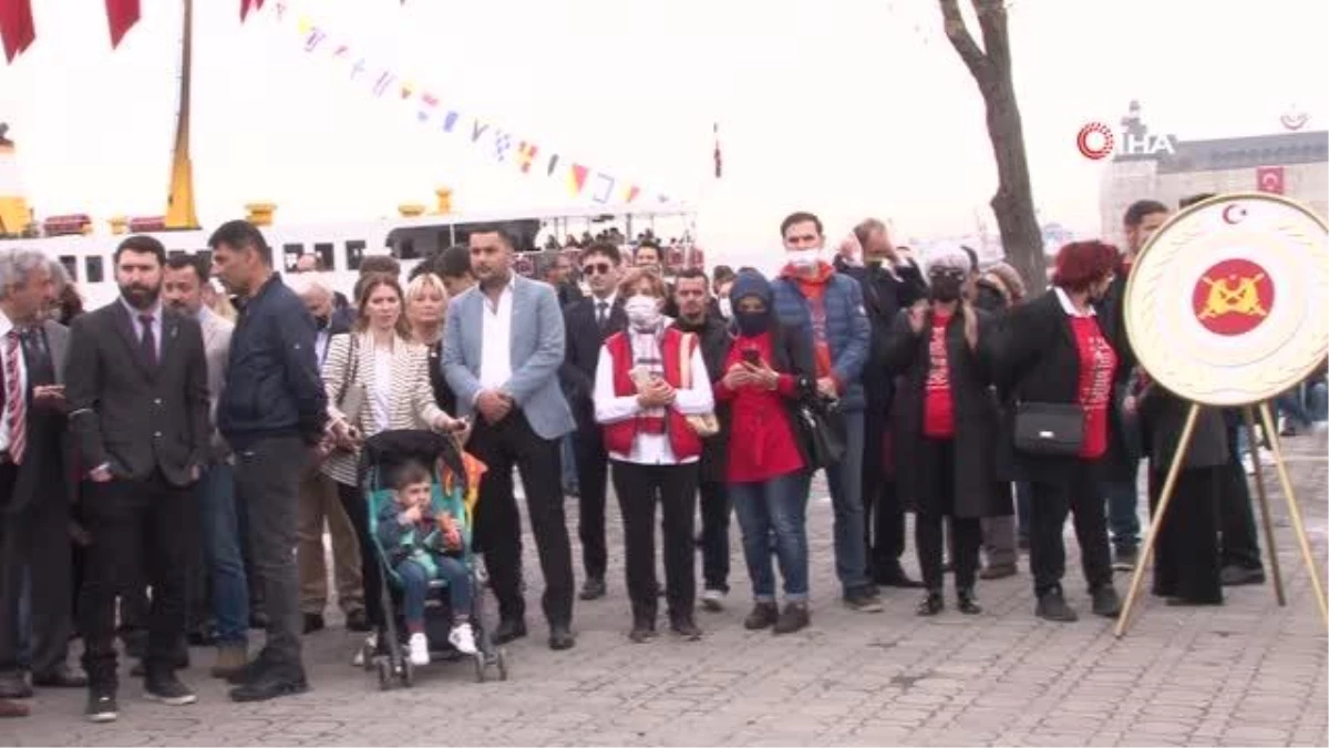 23 Nisan\'da Kadıköy\'de Atatürk anıtına çelenk sunuldu