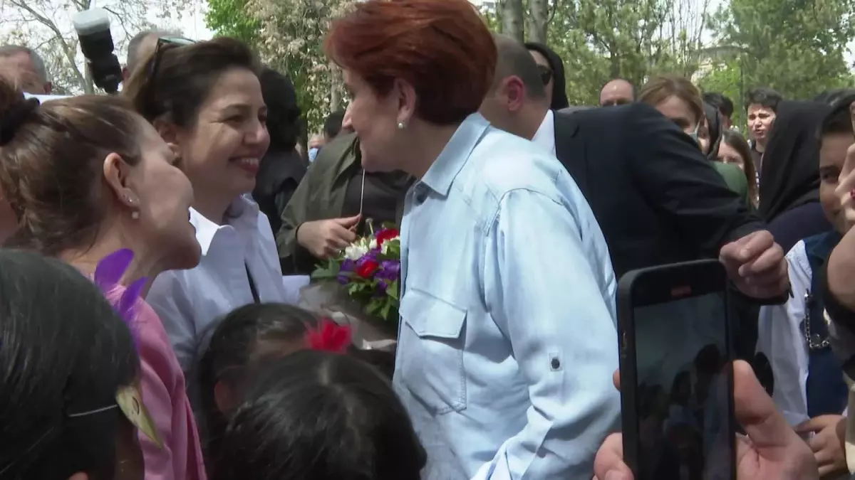 Akşener, Çocuk Şenliğine Katıldı