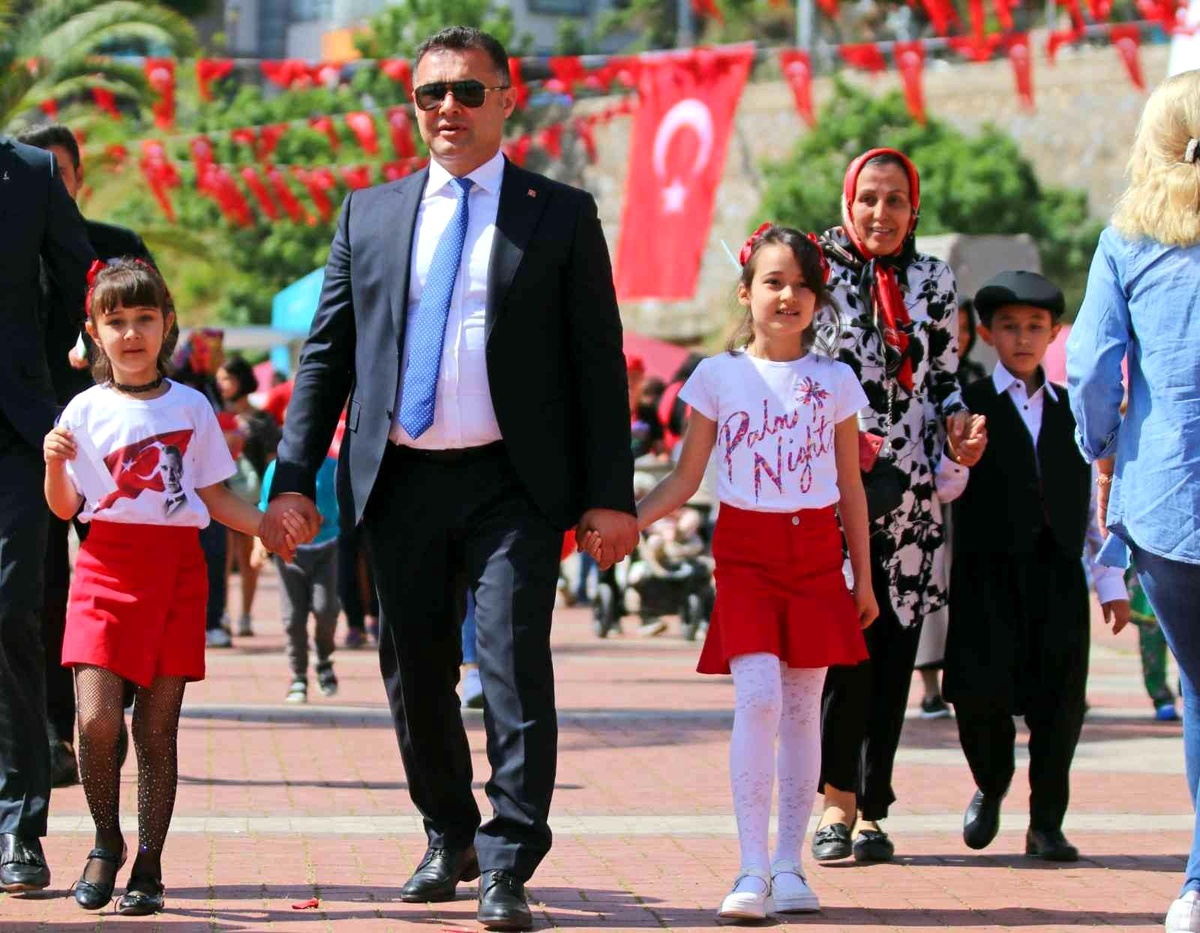 Alanya\'da 23 Nisan coşkuyla kutlandı