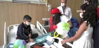 Ankara Şehir Hastanesi Fizik Tedavi ve Rehabilitasyon Bölümü'nde 23 Nisan Coşkusu... Başhekim Yaşar: 'Hepsi Çok Mutlu Olsun, Dünyaları Güzelleşsin'