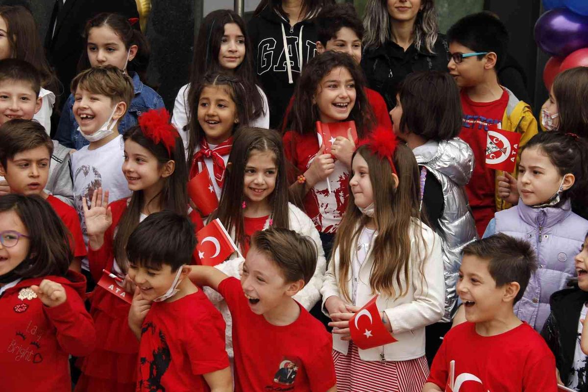 Bahçeşehir Koleji\'nde 23 Nisan coşkusu