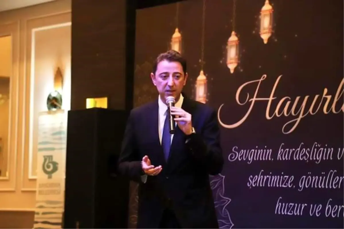 Bandırma Belediye Başkanı Tolga Tosun, Belediye personellerine iftar yemeği verdi