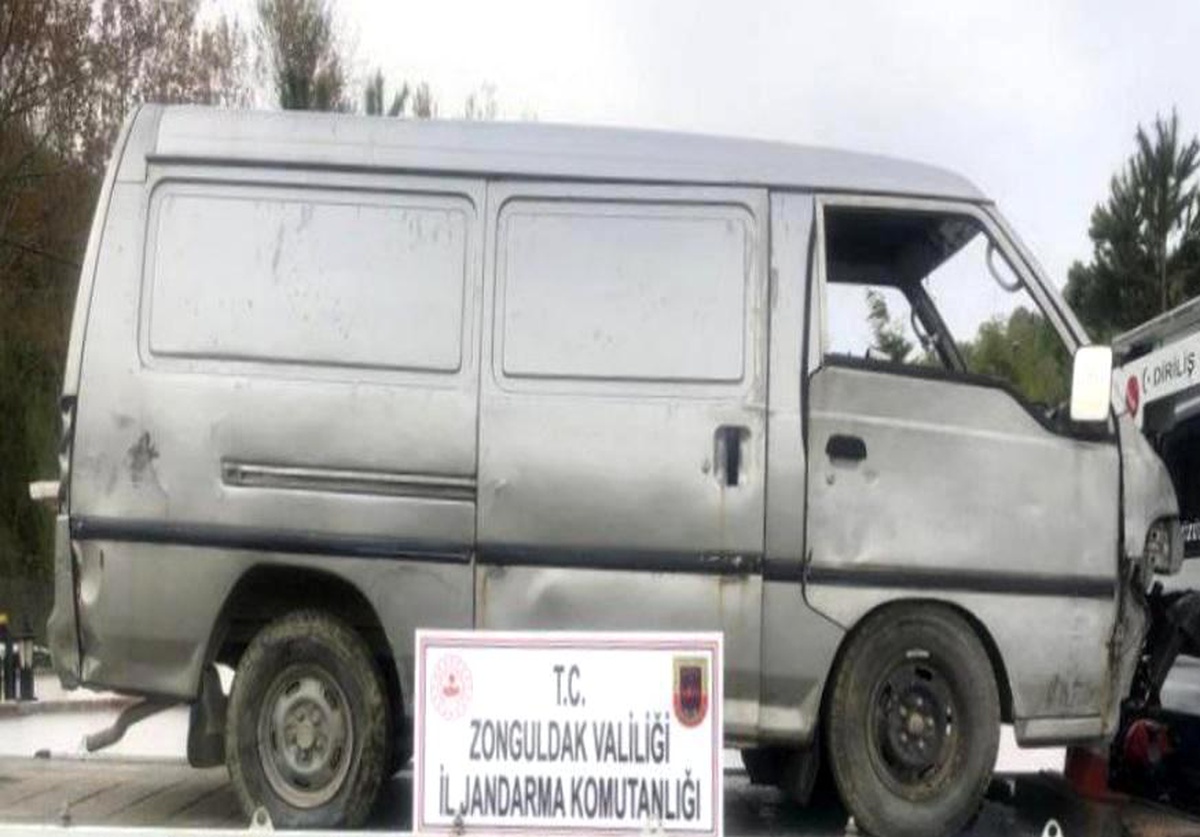 Çekici ile araç çalanlar yakalandı