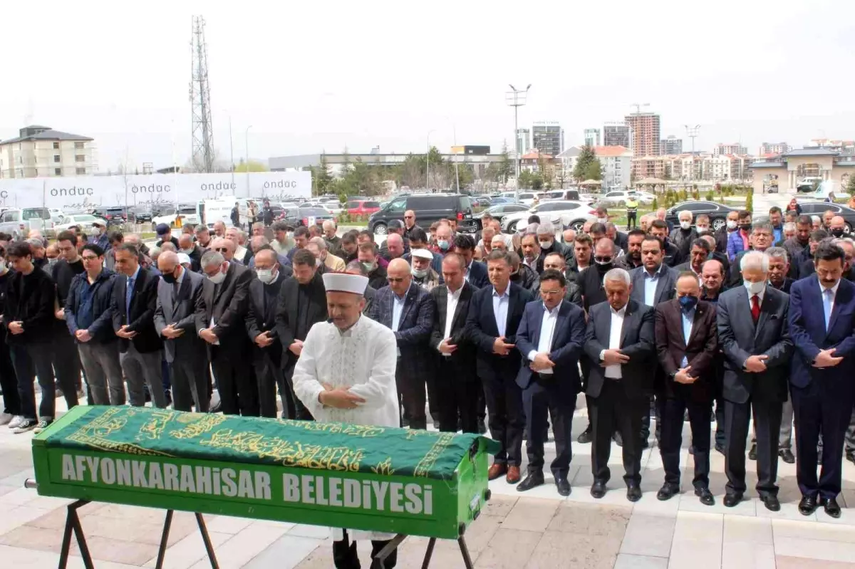 Gazeteci Yazar Hacı Hakkı Özsoy son yolculuğuna uğurlandı