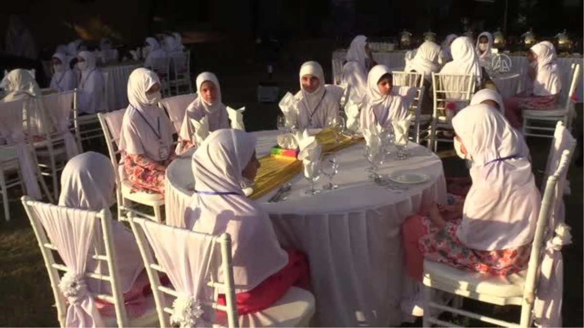 İSLAMABAD - TİKA, 23 Nisan\'da Pakistanlı yetim öğrencilere iftar verdi