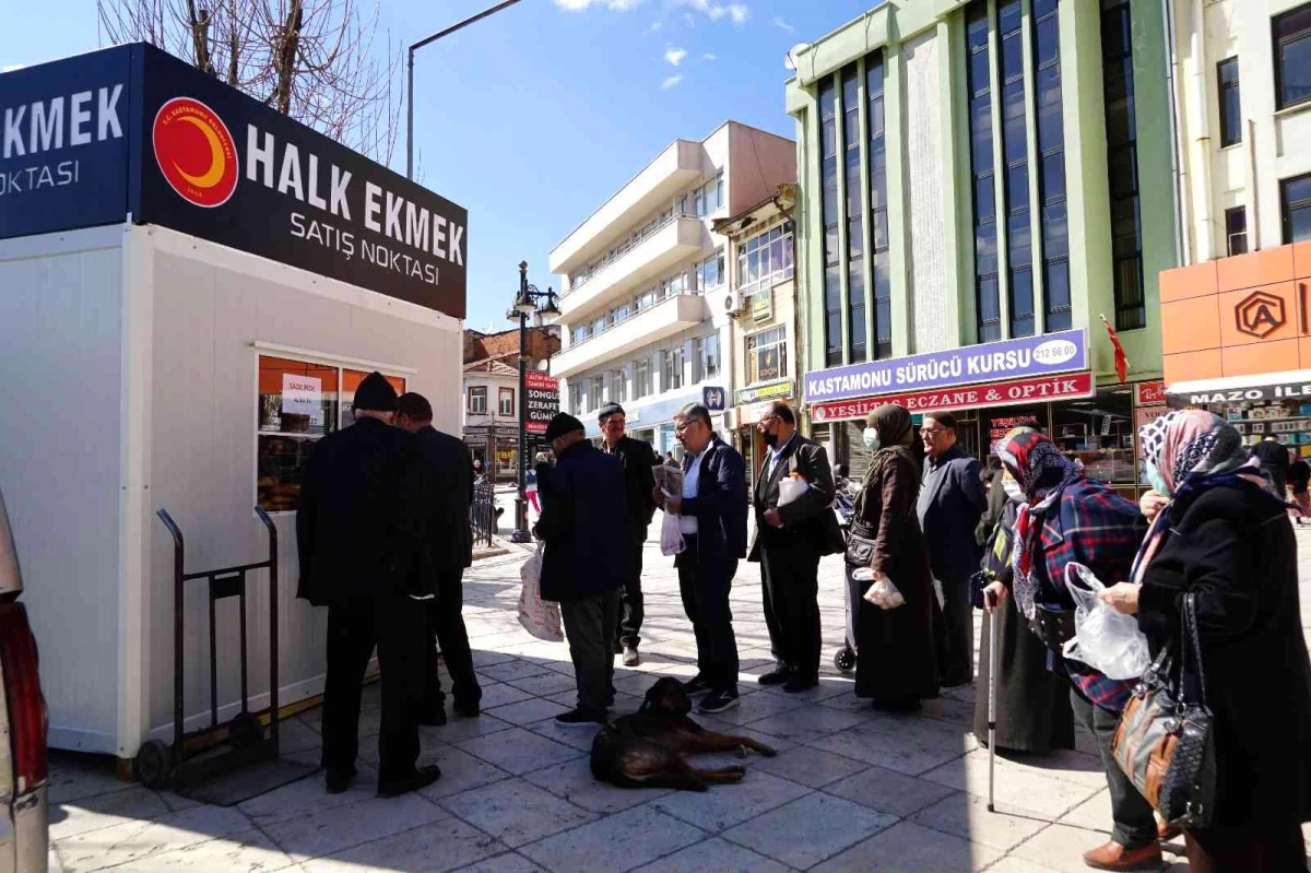 Kastamonu\'da halk ekmek satışlarına vatandaşlardan yoğun ilgi