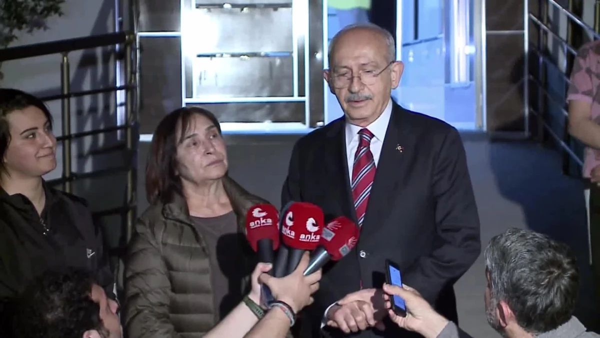 Kılıçdaroğlu, Başkent\'te Dört Aydır Elektriği Kesik Olan Aileyi Ziyaret Etti: "Nerede Bu Sosyal Devlet, İktidar, Nerede Saray ve Şürekası... Her...