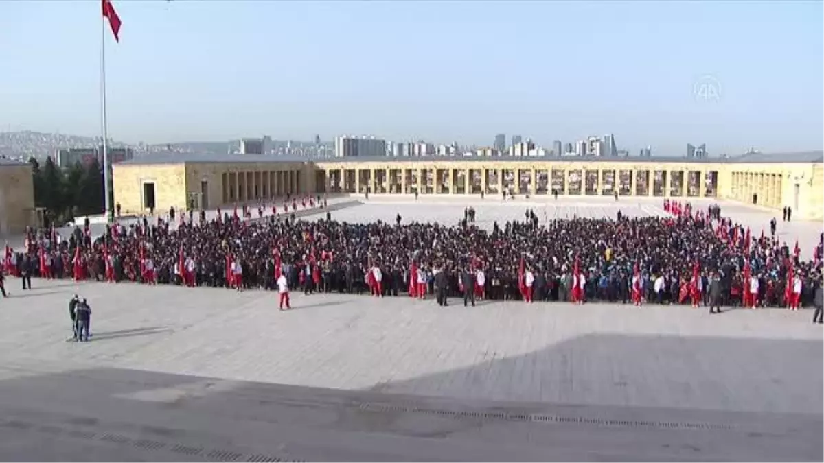 Milli Eğitim Bakanı Özer, 23 Nisan Ulusal Egemenlik ve Çocuk Bayramı dolayısıyla Anıtkabir\'i ziyaret etti