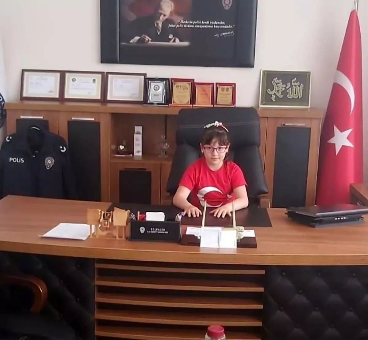 Son dakika: Minik müdür polislere ilk talimatı telsiz ile verdi