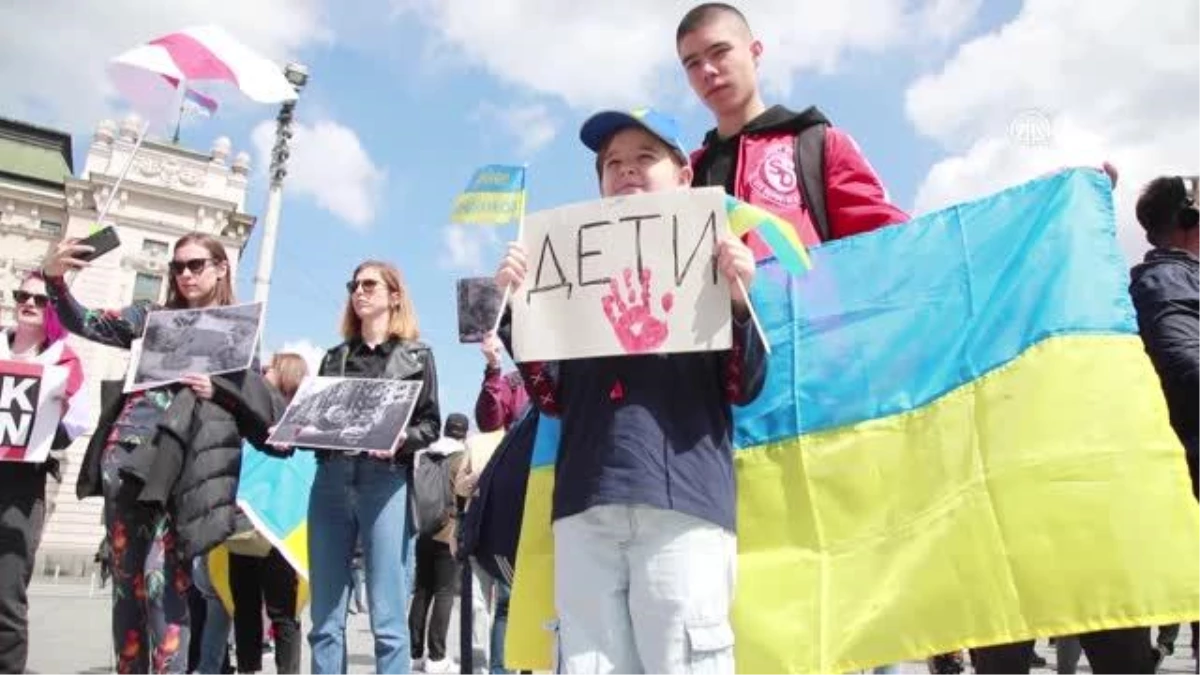 Sırbistan\'ın başkenti Belgrad\'da savaş karşıtı protesto düzenlendi