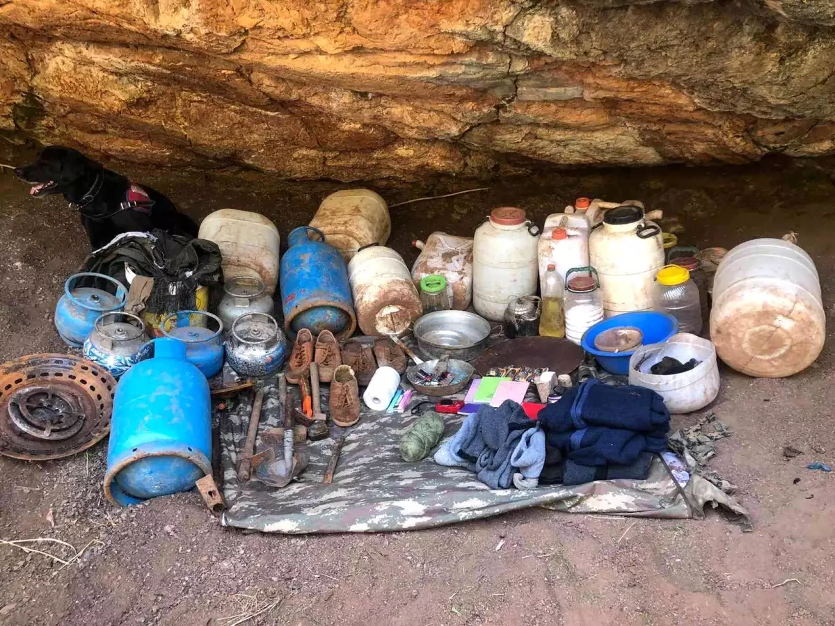 Son Dakika | Teröristlere ait yaşam malzemesi bulundu