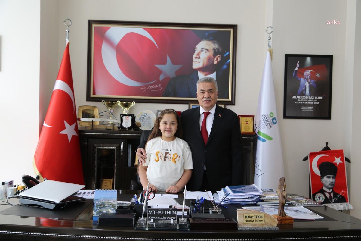 Torbalı Belediye Başkanı Tekin, 23 Nisan\'da Koltuğunu Çocuklara Devretti