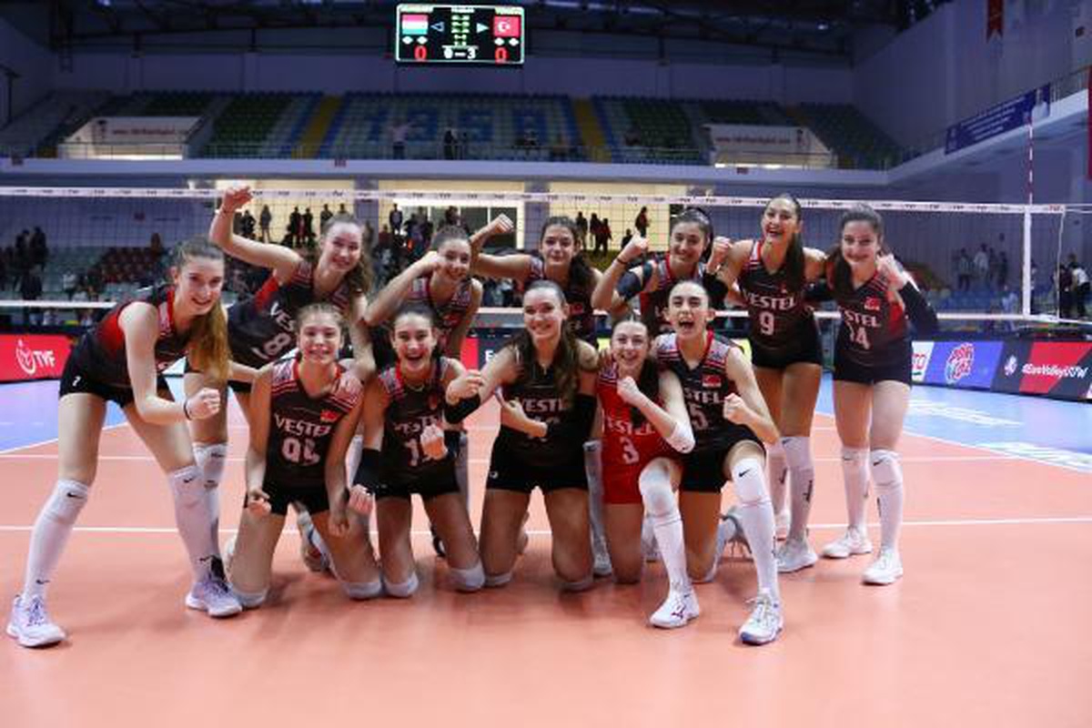 U17 Kız Voleybol Milli Takımı, namağlup Avrupa Şampiyonası Finalleri\'nde