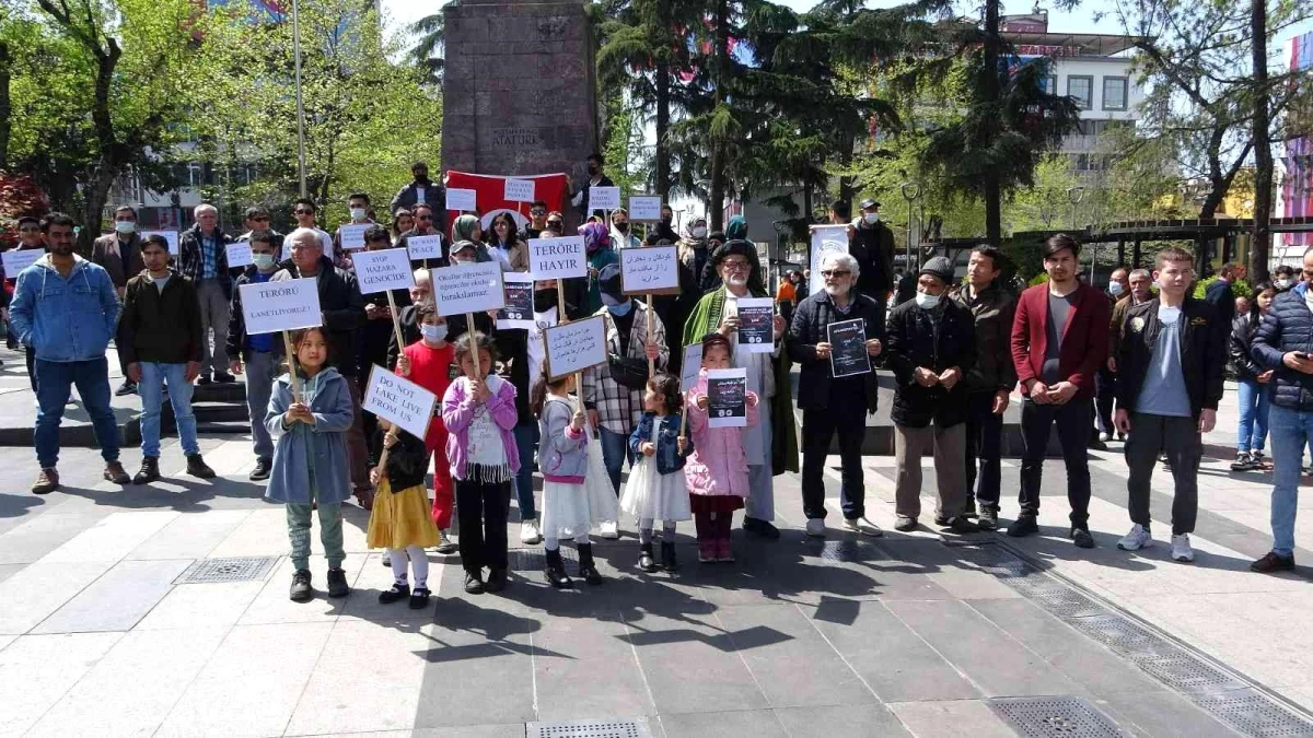 Afganistan\'da okul ve camiye düzenlenen bombalı saldırı Trabzon\'da protesto edildi