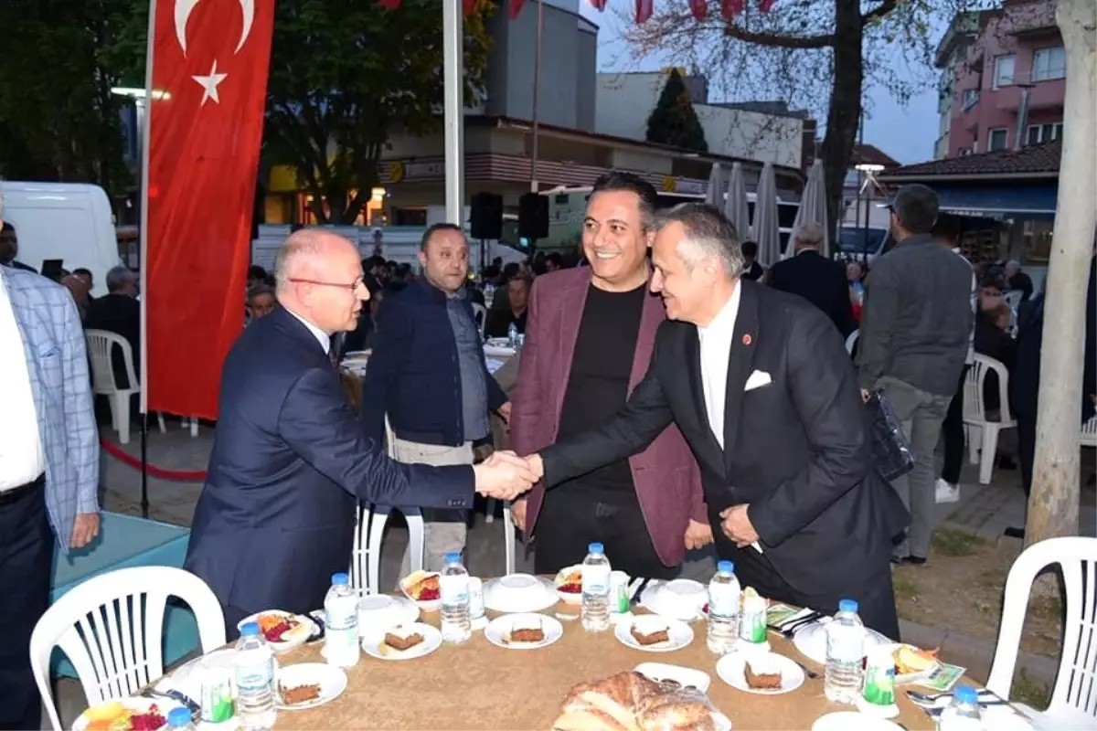 AK Parti Bursa İl Başkanı Gürkan: "Bursa\'da çalınmadık kapı, sıkılmadık el bırakmıyoruz"