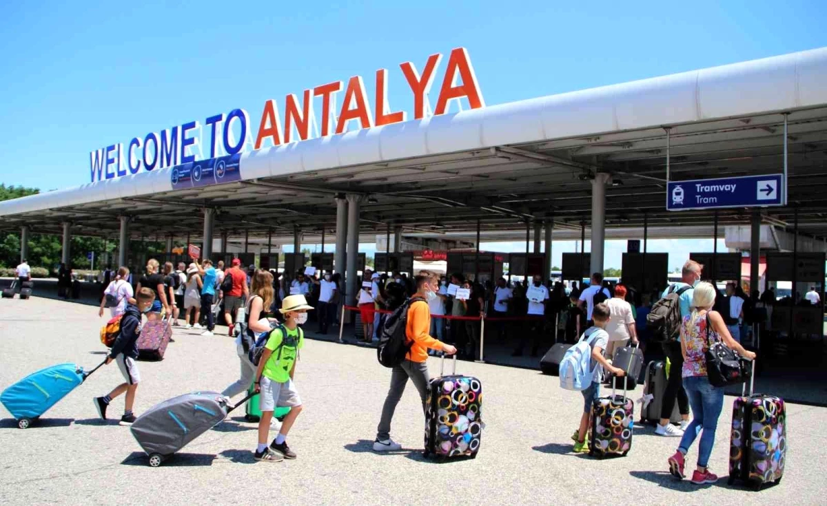 Antalya\'ya hava yoluyla gelen turist sayısı 1 milyonu geçti