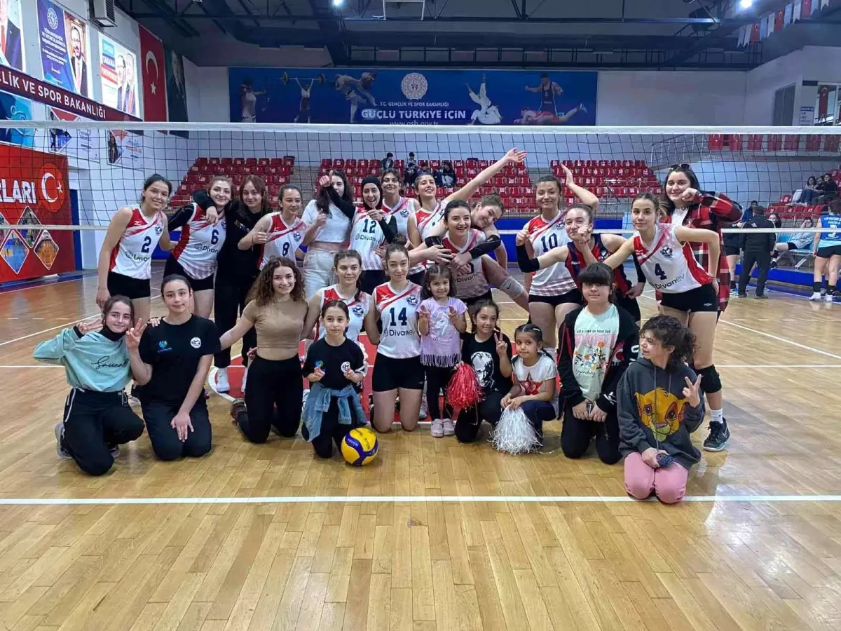 Düzce Voleybol takımı yükselme maçlarına kaldı