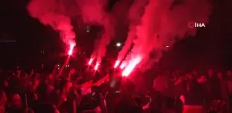 Elazığ'da geleneksel '23. sahur halayı' renkli görüntülere sahne oldu