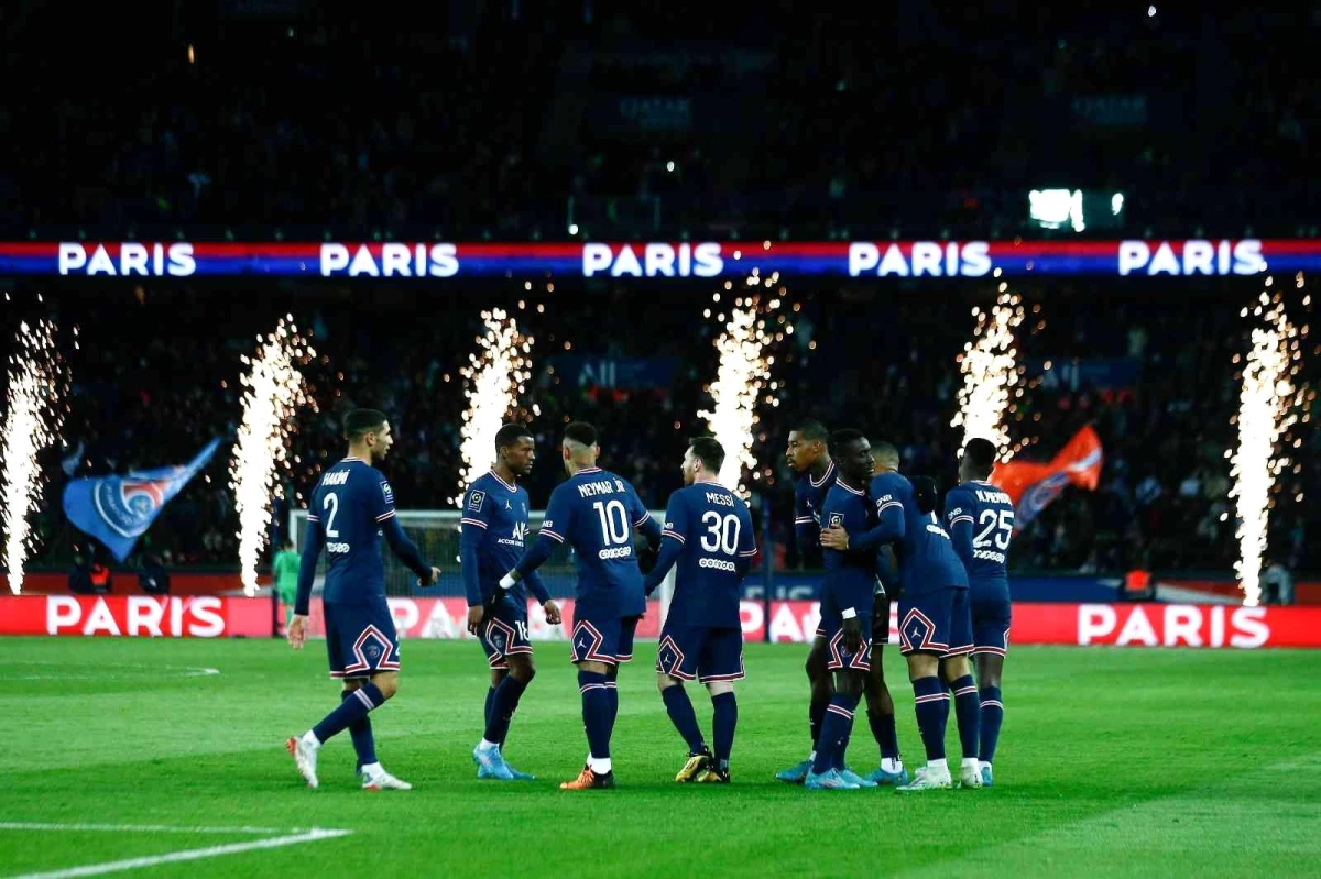 Fransa Ligue 1\'de şampiyon PSG!