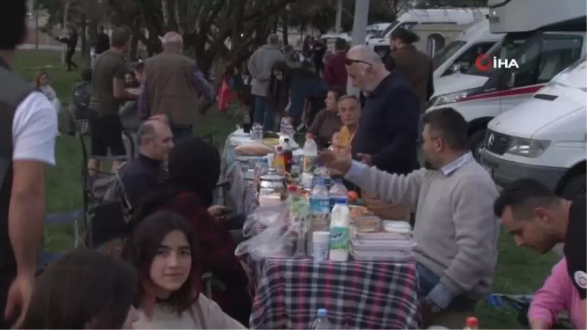 Karavancılar Göksu Park\'ında iftarda buluştu