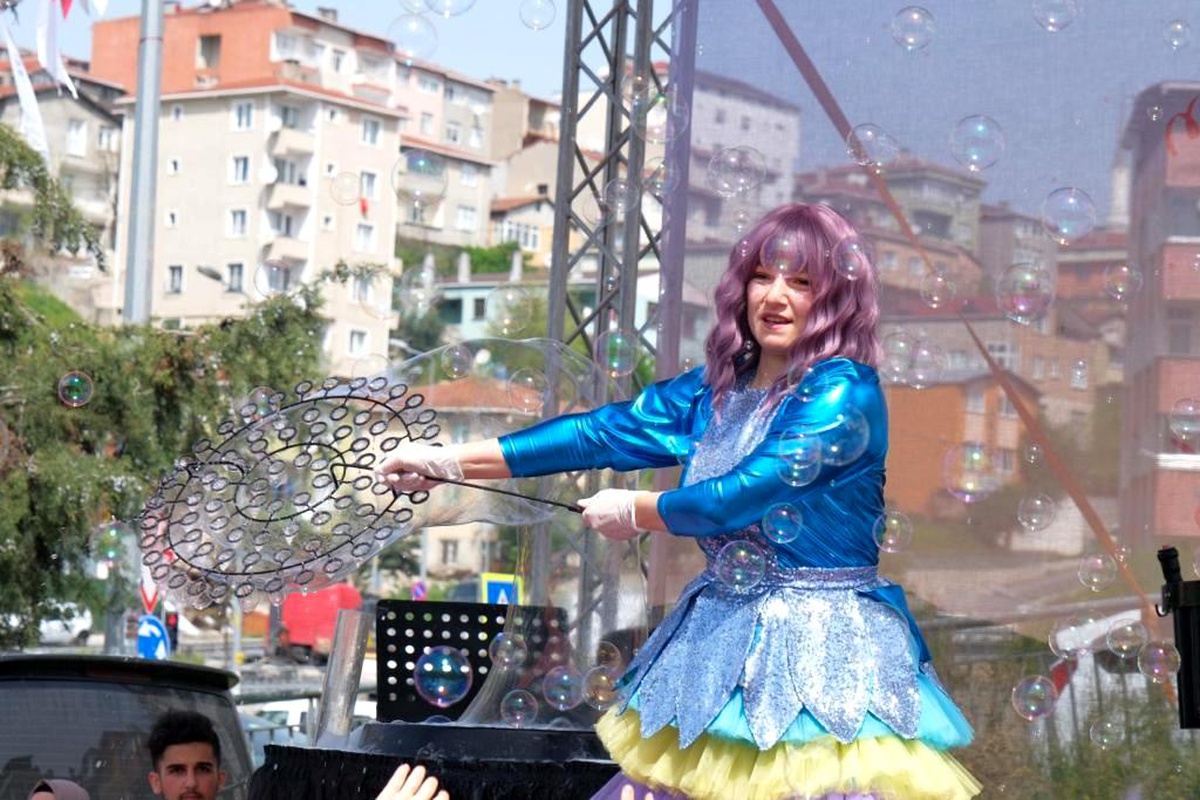 Maltepe\'de 23 Nisan rengarenk etkinliklerle kutlandı