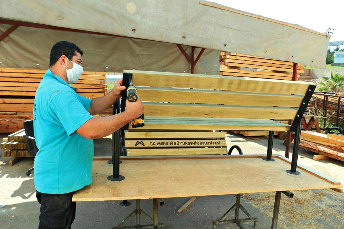 Mersin Büyükşehir Belediyesi, marangoz atölyesinde binlerce liralık tasarruf sağlıyor