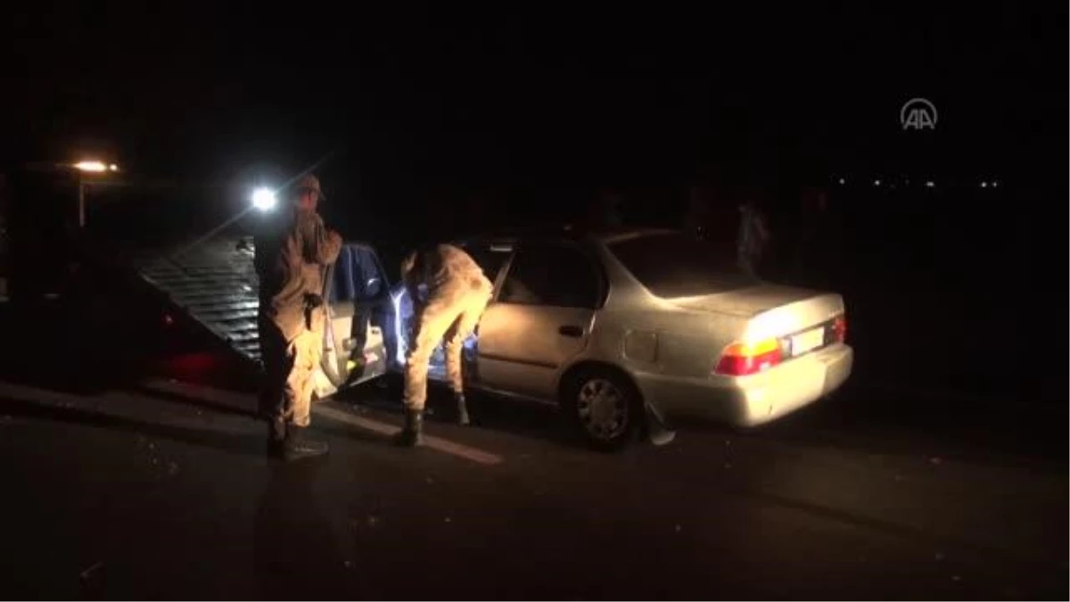ŞANLIURFA - Koyun sürüsüne çarpan otomobilin sürücüsü yaralandı
