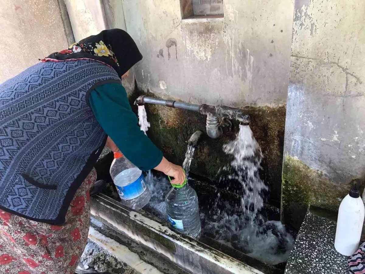 Son dakika... Su zammı sonrası vatandaşlar çeşmeye koştu