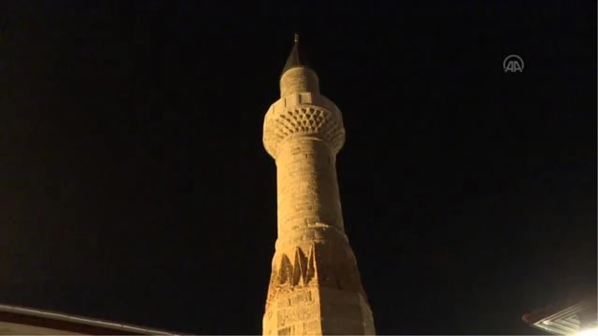 Tarihi Şehzade Korkut Camisi\'nde 126 yıl sonra teravih namazı kılınıyor