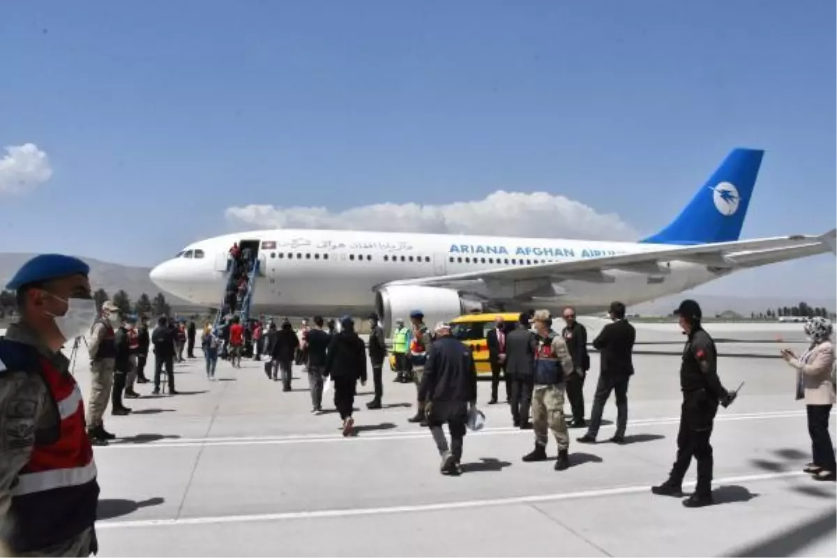 227 KAÇAK GÖÇMEN DAHA ÜLKESİNE GÖNDERİLDİ