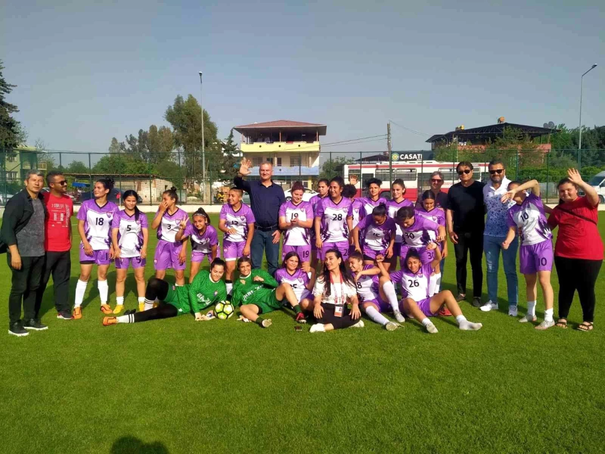 Adana 01 Kadın Futbol Kulübü Play Off\'ta